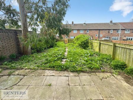3 bedroom end of terrace house to rent - Photo 4