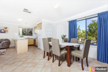 Enjoy a Central Location With Serene Surrounds - Photo 3