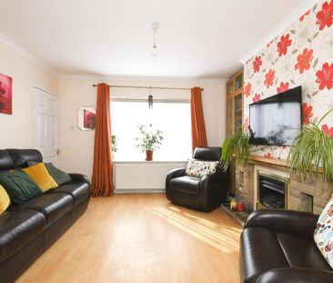 3 bedroom semi-detached house to rent - Photo 1