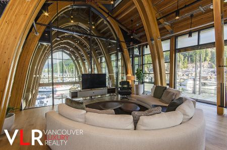 Condo in West Vancouver, BC - Photo 2