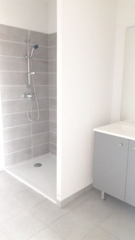 Location Appartement 2 pièces 44m² SOUSTONS 40140 - Photo 2