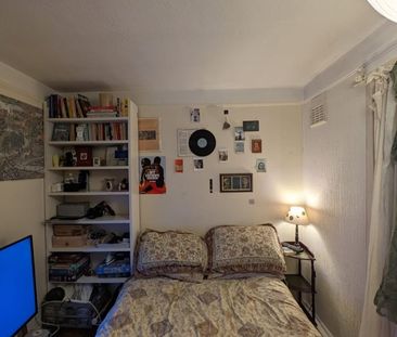 Room in a Shared Flat, Effra Road, SW2 - Photo 1