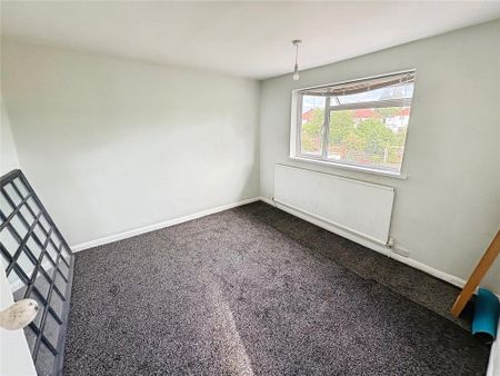 4 bedroom semi-detached house to rent - Photo 4