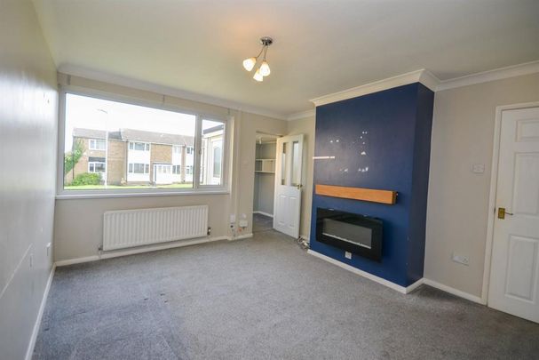 3 bedroom end of terrace house to rent - Photo 1