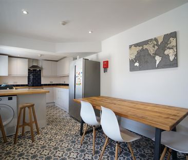 96 Caernarfon Road - Photo 1