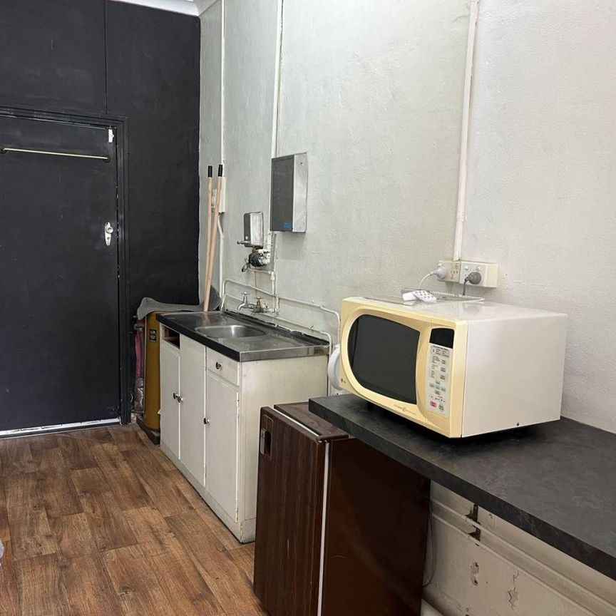 Shop for Rent - Photo 2