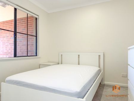 Victoria Park - Photo 4