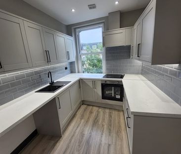 Studio Flat, High Street, W3 - Photo 3
