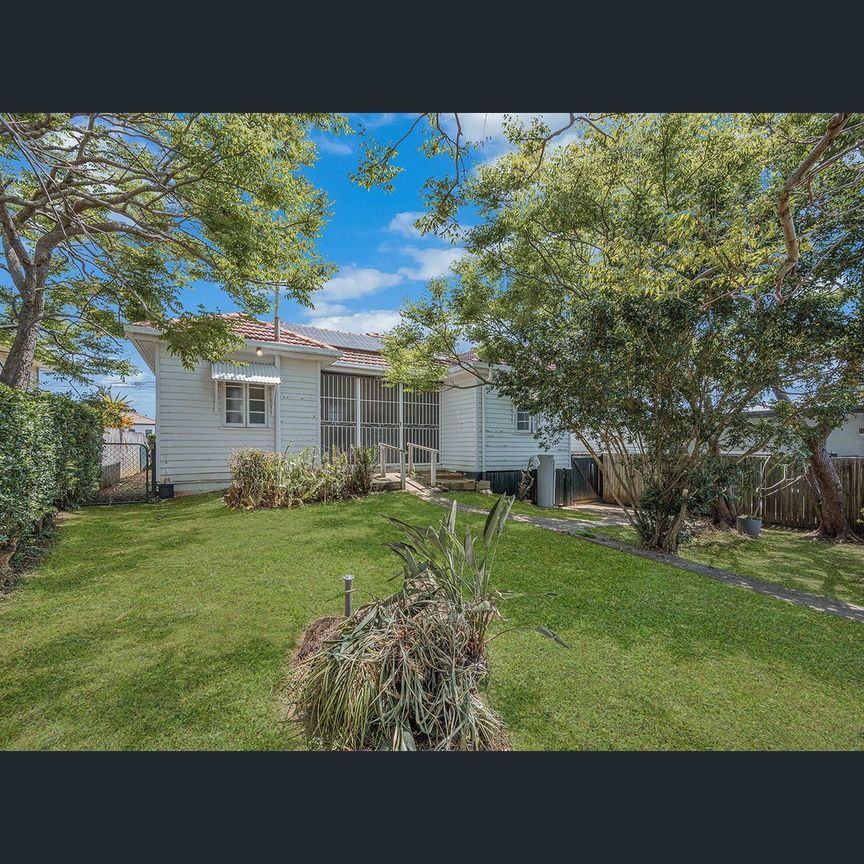 20 Vista Ave, Tarragindi, Qld 4121 - Photo 1