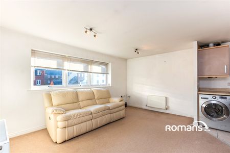 2 bedroom coach house to rent - Photo 3