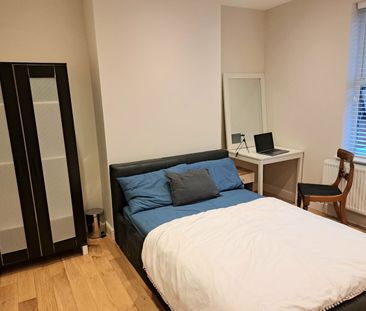 Room in a Shared House, Mayday Road, CR7 - Photo 3