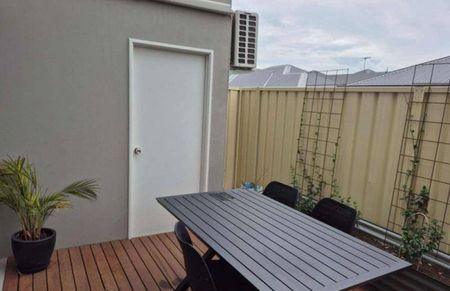 Beautiful Modern 2 bedroom and 2 bathroom apartment - TUART HILL - Photo 5