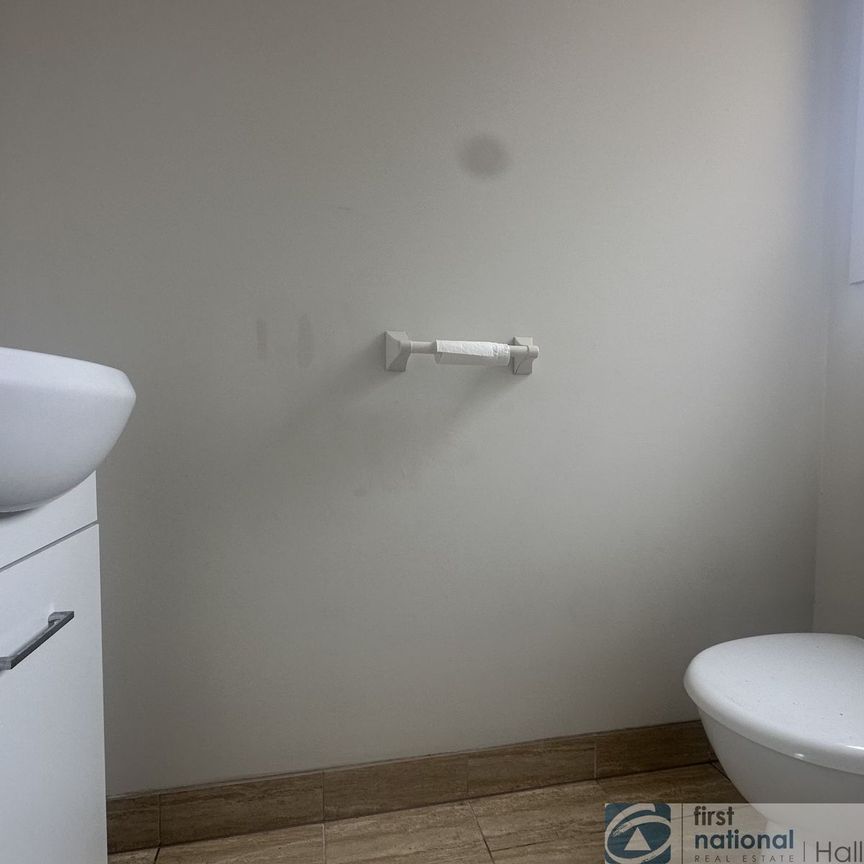 offering comfort and low maintenance - Photo 1