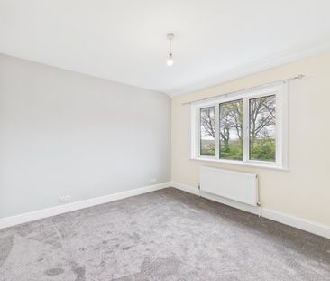 2 bedroom House in Alexandra Road, Hampshire - Photo 1