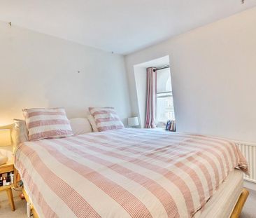 3 bedroom flat to rent - Photo 1