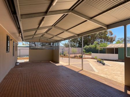 31 Fullerton Crescent&comma; Port Augusta - Photo 2