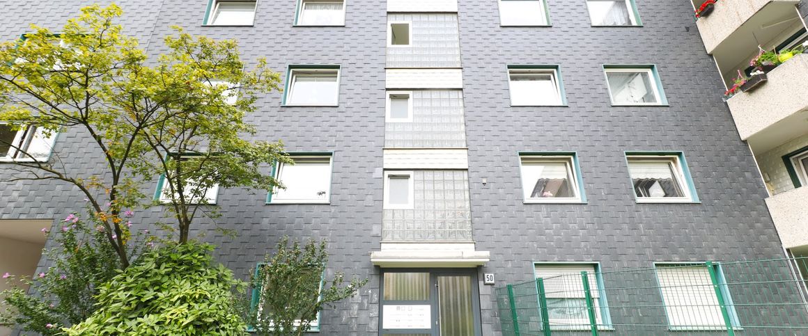 Frisch saniert: Helle 3-Zi.-Erdgeschosswohnung mit Loggia & stilvollem Ambiente - Photo 1