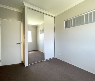 AVAILABLE SOON BECKENHAM - Photo 3