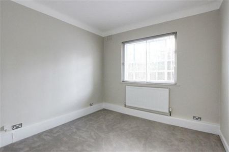 3 bedroom flat to rent - Photo 4