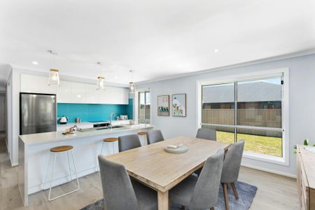 Stunning 3 Bedroom Home! - Photo 4