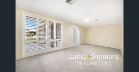 Suburban Dream in the Heart of Cambridge Gardens! - Photo 2