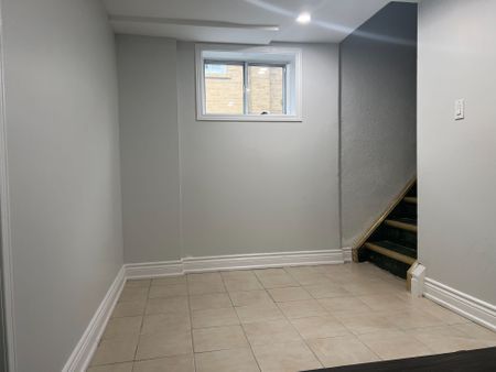 For Lease - 177 Sedgemount Drive, Toronto, Ontario - Photo 5