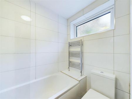 2 bedroom end of terrace house to rent - Photo 4