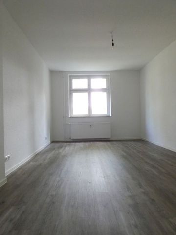 *großzügige Altbauwohnung komplett modernisiert* Tageslichtbad* - Photo 2