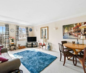 A well presented second floor two bedroom apartment located in the ... - Photo 1