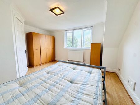 1 Bed Flat, Blenheim Gardens, NW2 - Photo 3