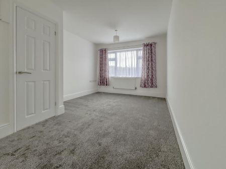 2 bedroom end of terrace house to rent - Photo 3