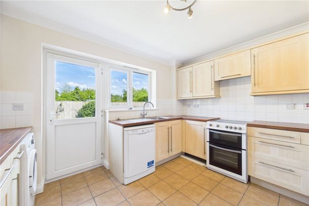 Mitchell Close, Pamber Heath, Tadley, Hampshire, RG26 - Photo 1