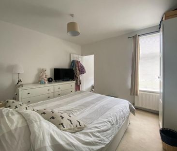 3 bedroom end of terrace house to rent - Photo 3