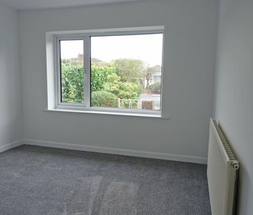 2 bedroom detached bungalow to rent - Photo 2