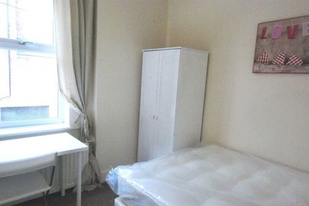 3 Bed - Ancrum Street, Spital Tongues - Photo 4