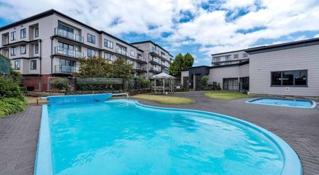 Modern One-Bedroom Apartment in Gated Complex - Photo 4