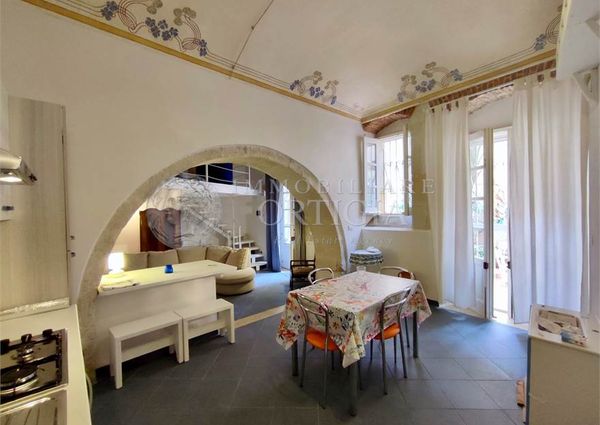 Appartamento sul lungo mare di levante