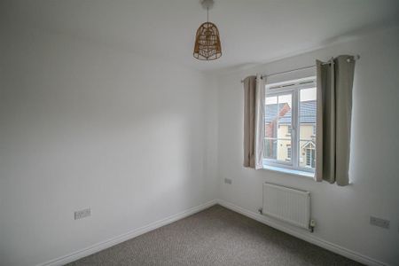 3 bedroom semi-detached house to rent - Photo 2