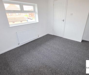3 Bedroom House - Mid Terrace To Let - Photo 2