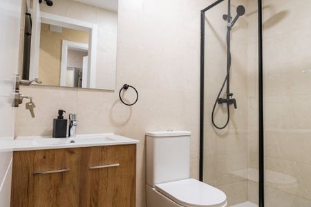 Avenida de la Plaza de Toros, Madrid, Community of Madrid 28025 - Photo 5