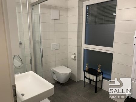 RECENT 2½ PIECES DANS UN PETIT LOCATIF - Photo 2