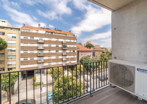 Apartamento T1 com varanda - Novo - Casa da Musica - Rotunda Boavista