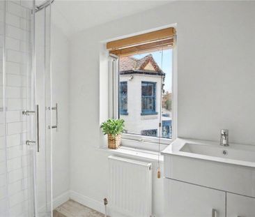 3 bedroom detached house to rent - Photo 2