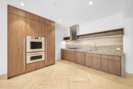 Brand New Designer One-Bedroom Residence in Prestigious "Pienza" - Photo 5