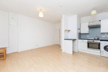 Large 1 bedroom in the heart of Hackney close to amenities and green spaces - Photo 2