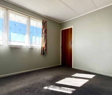 Two Bedroom Townhouse in Elderslea - Photo 2
