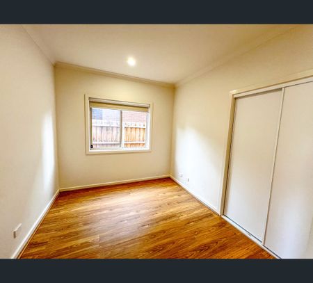 29 Kinkora Crescent, South Morang, Vic 3752 - Photo 3