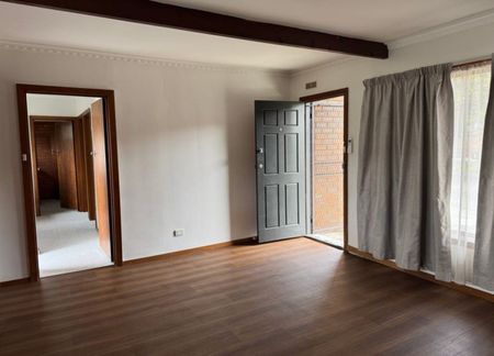Cozy Unit Close To Town - Photo 5