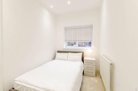 3 bedroom flat to rent - Photo 2