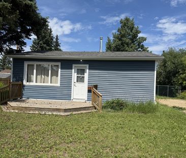 BROCK - 5205 51 Avenue - 5205 - Photo 2
